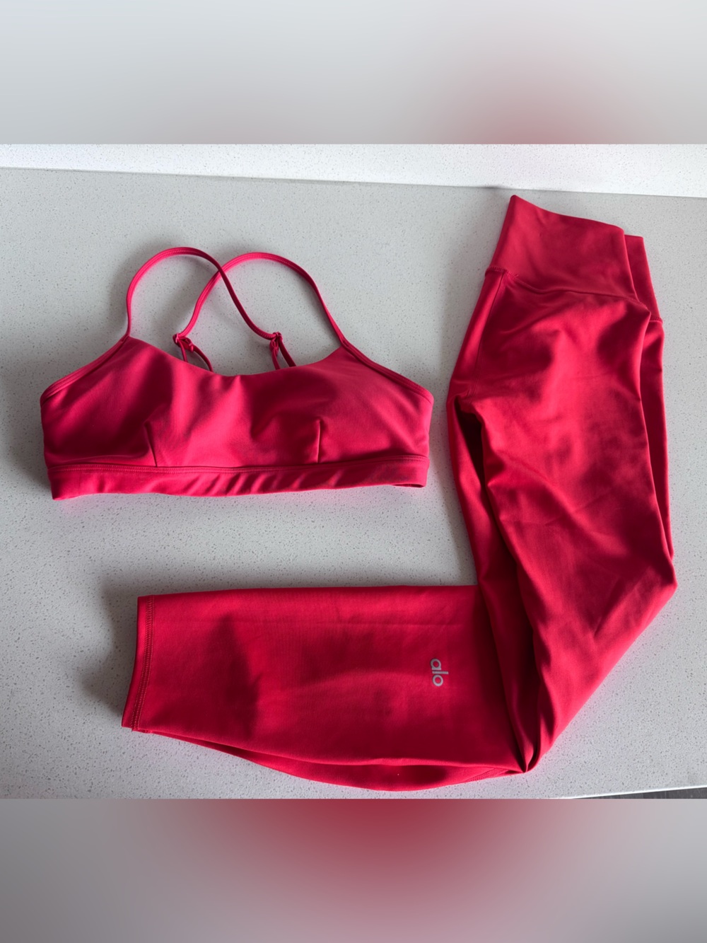 ALO Airlift Intrigued Bra - Bright Red - Small